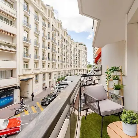 Magnifique 2 Pièces Avec Balcon Proche Martinez Et Croisette
