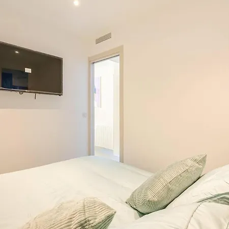 Magnifique 2 Pièces Avec Balcon Proche Martinez Et Croisette Cannes